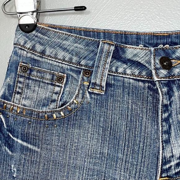 LA Blues Capris Size 6 Embellished Blue Jeans Denim Y2K Button Flap Pockets Crop - Picture 3 of 13